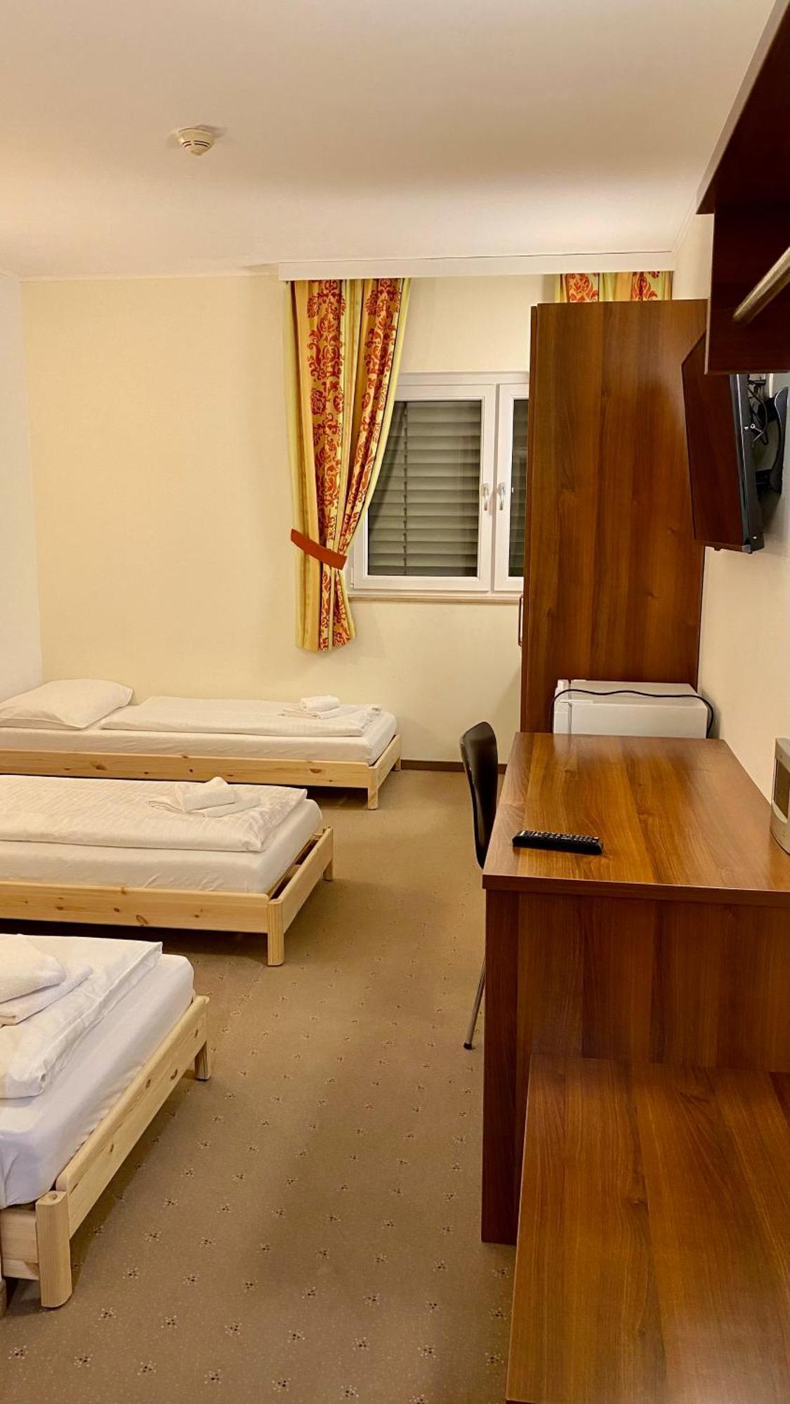 Weinland Otel Donnerskirchen Oda fotoğraf
