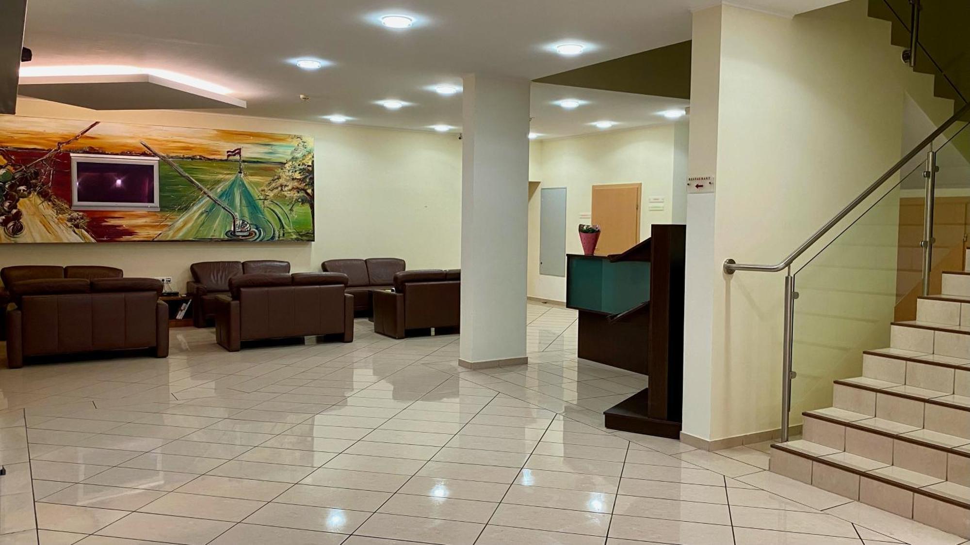 Weinland Otel Donnerskirchen Dış mekan fotoğraf