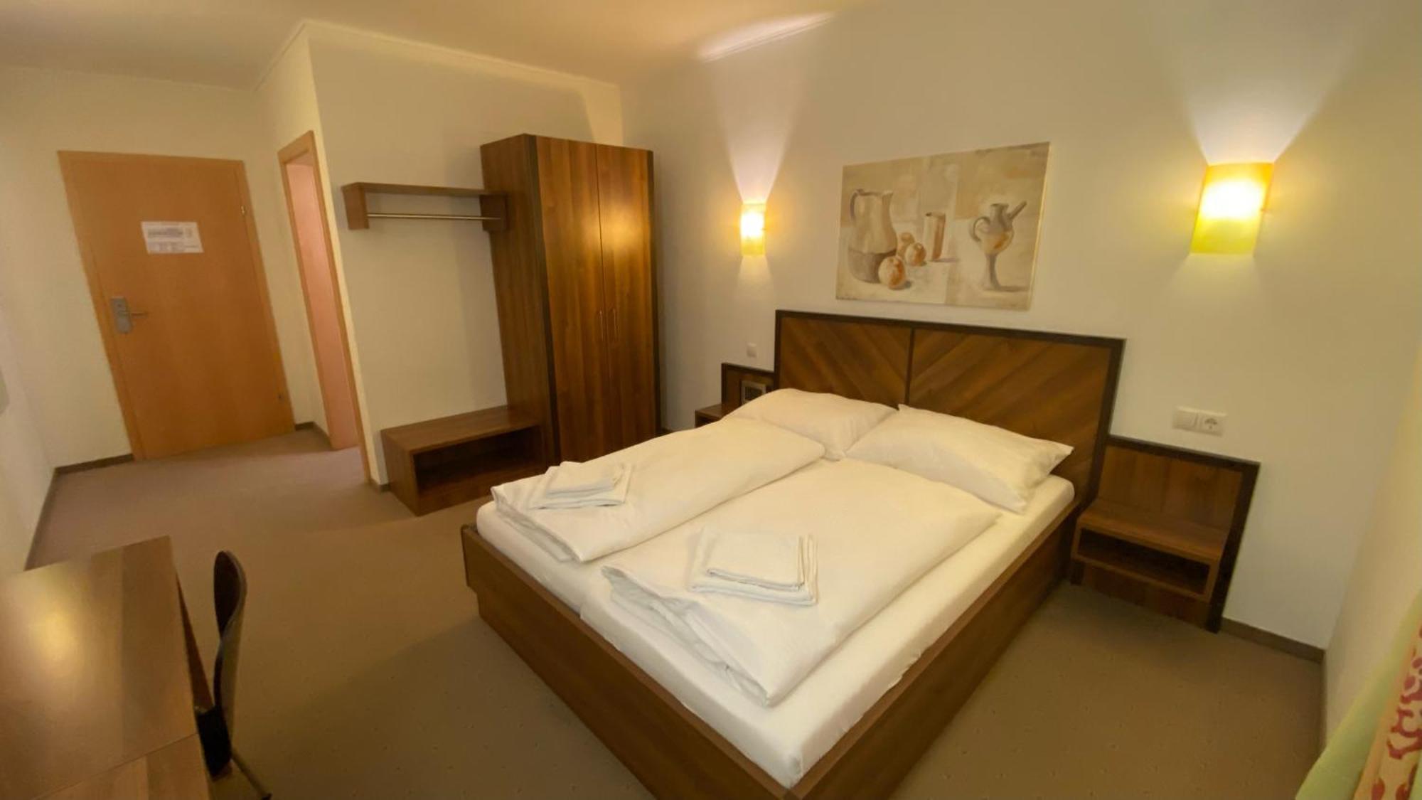 Weinland Otel Donnerskirchen Dış mekan fotoğraf