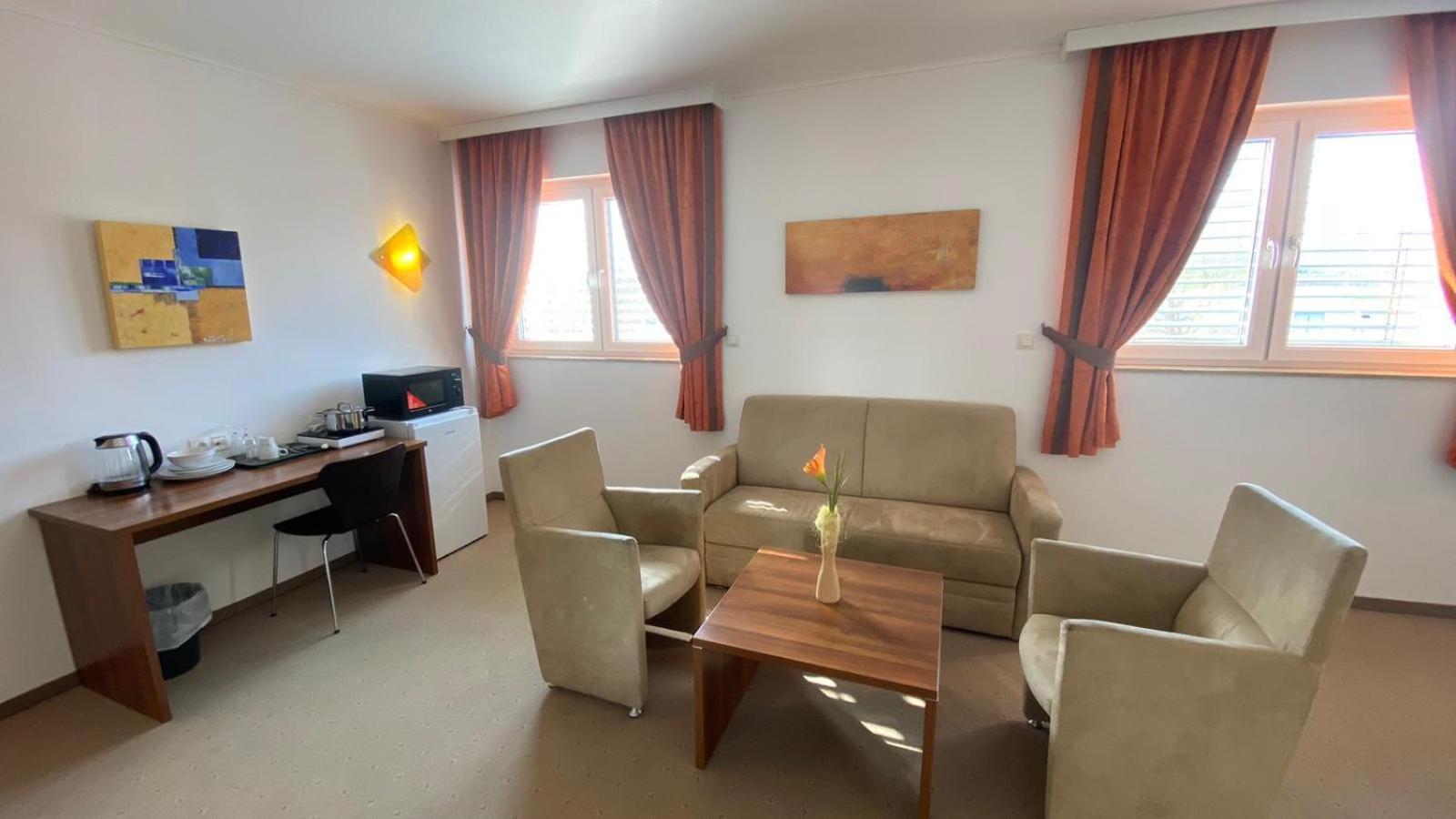 Weinland Otel Donnerskirchen Dış mekan fotoğraf