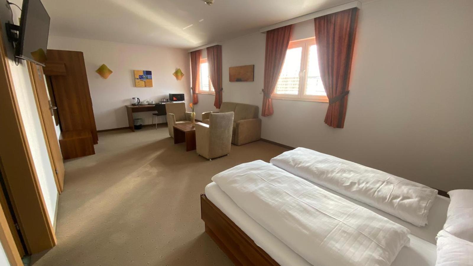 Weinland Otel Donnerskirchen Oda fotoğraf