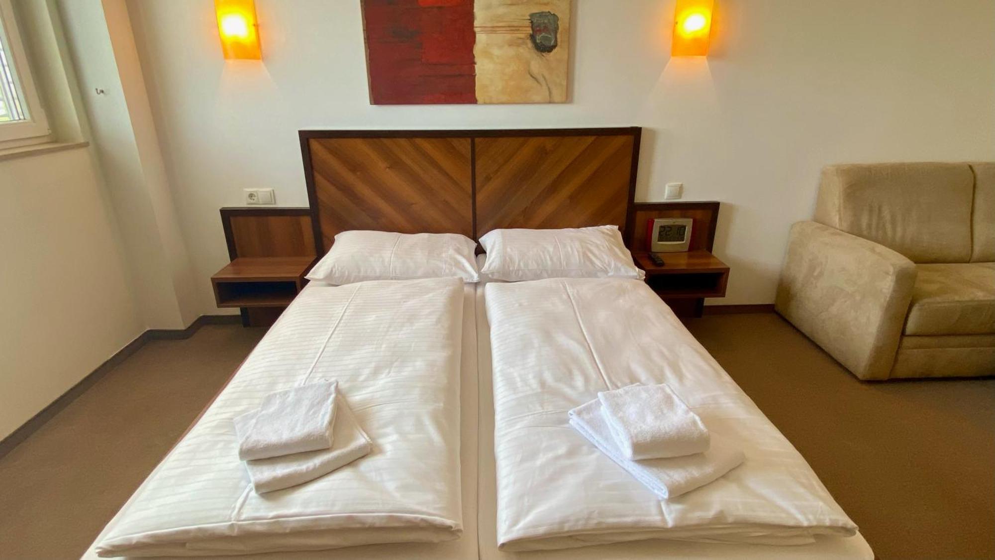 Weinland Otel Donnerskirchen Dış mekan fotoğraf